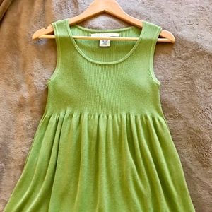 Super cute bright green top